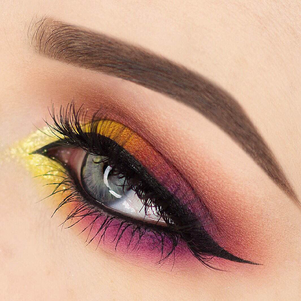 Looking Into The Sunset Like Whoa: Sunset Eyeshadow IS The New Trend